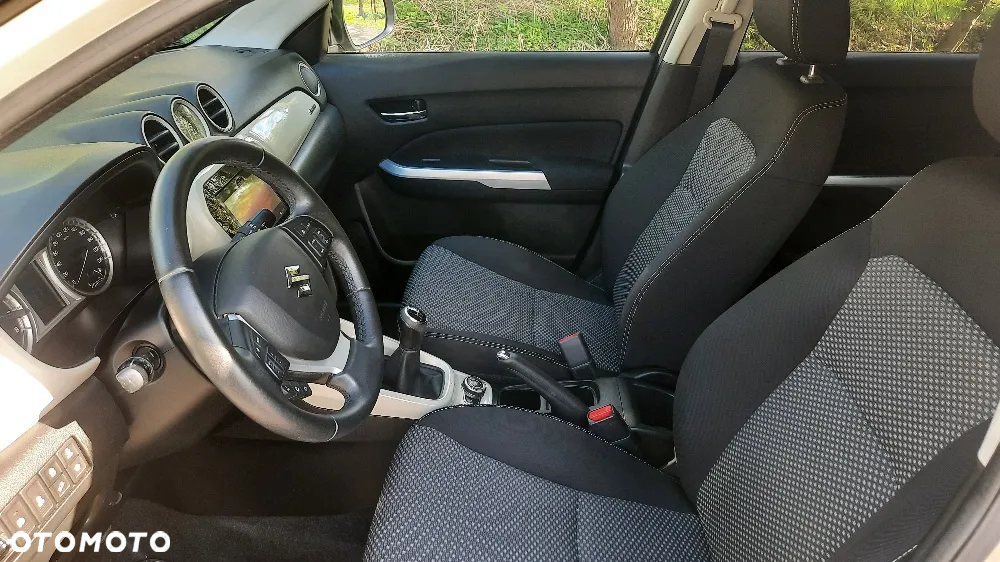 Suzuki Vitara 1.6 Premium 4WD - 9