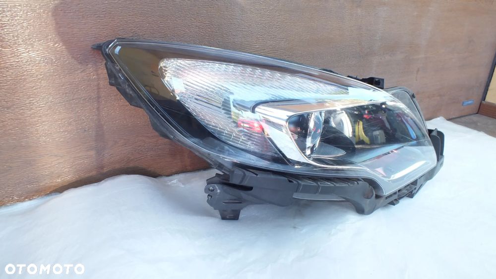 Lampa przednia prawa Opel Zafira C - 2