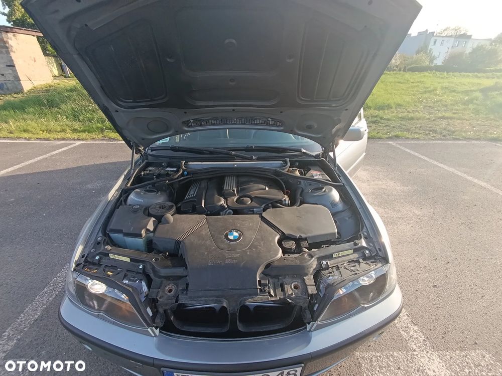 BMW Seria 3 318i - 9