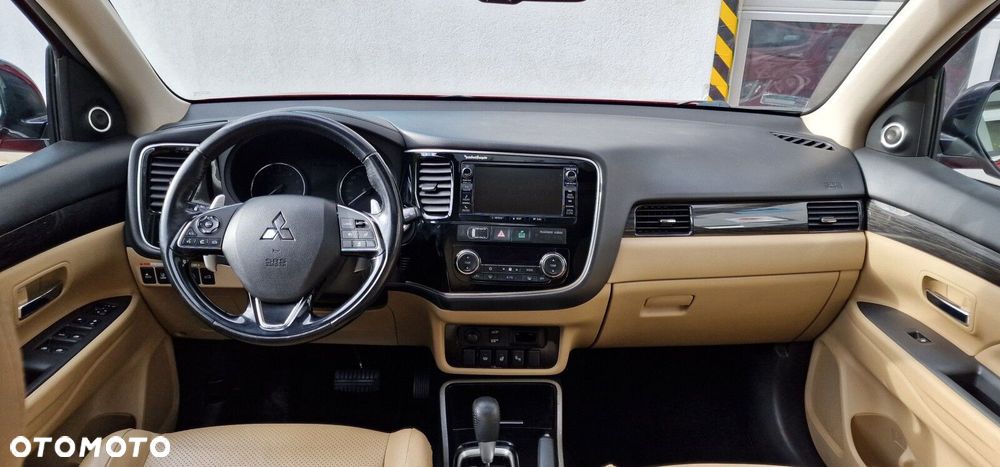 Mitsubishi Outlander 2.0 Instyle Navi 4WD CVT - 10