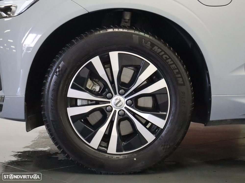 Volvo XC 60 2.0 T6 PHEV Core AWD - 9