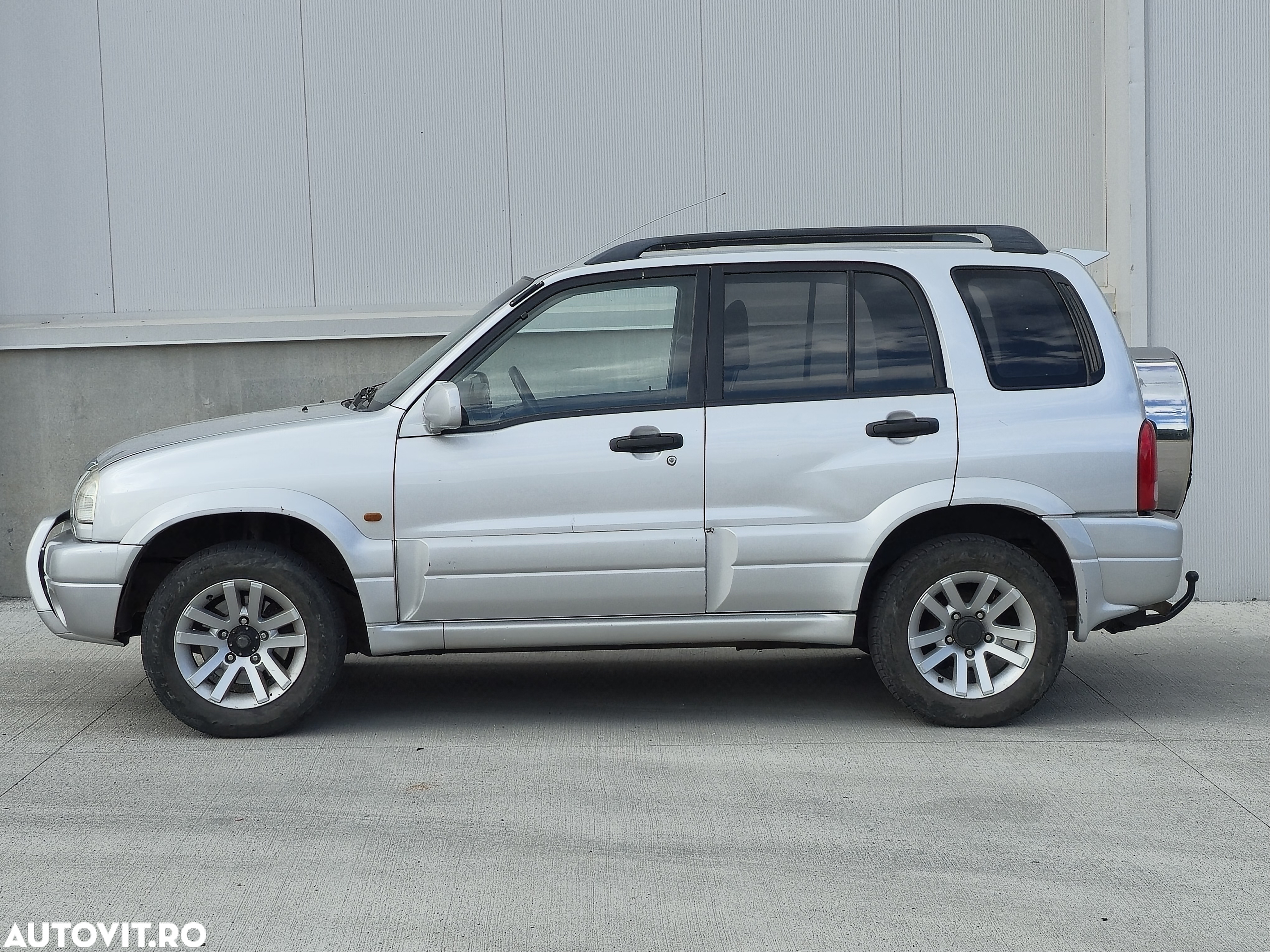 Suzuki Grand Vitara 2.0i - 13