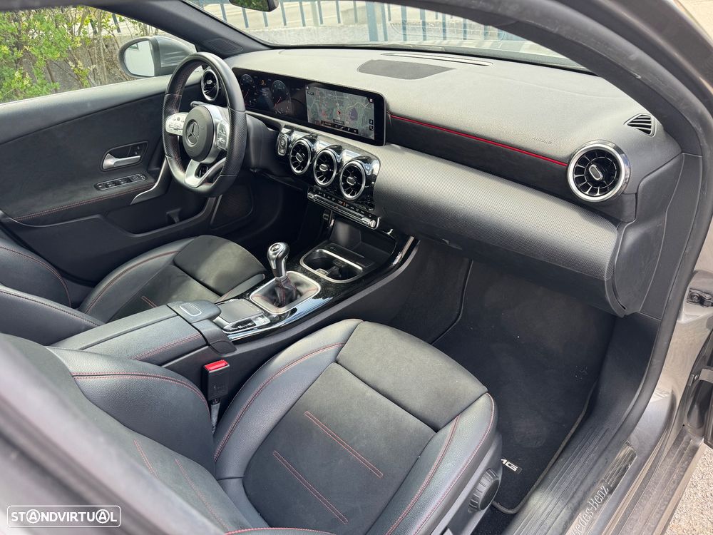 Mercedes-Benz A 200 Limousine AMG Line - 34