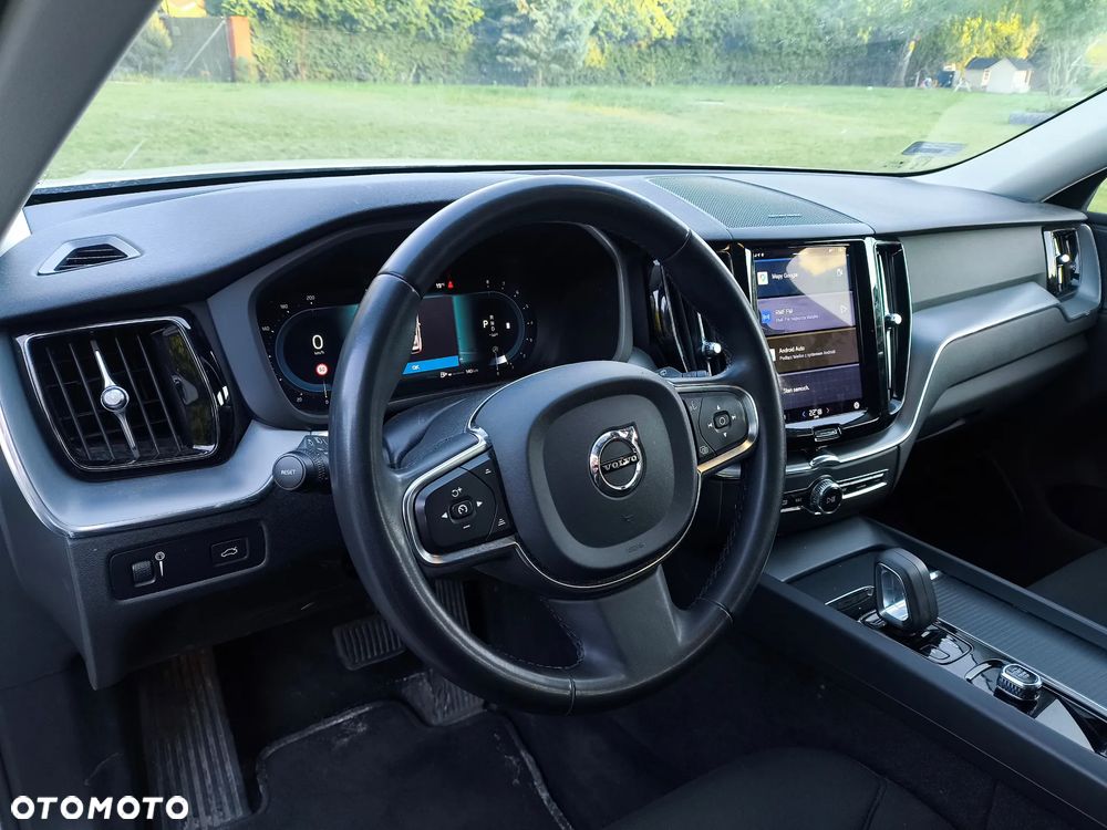 Volvo XC 60 B4 B Momentum Pro - 9