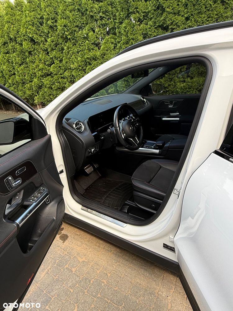 Mercedes-Benz GLA - 11