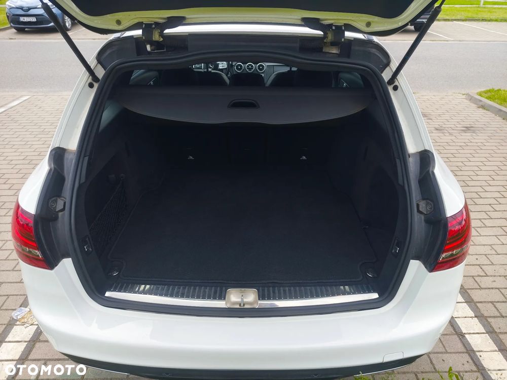Mercedes-Benz Klasa C 300 d 9G-TRONIC AMG Line - 8