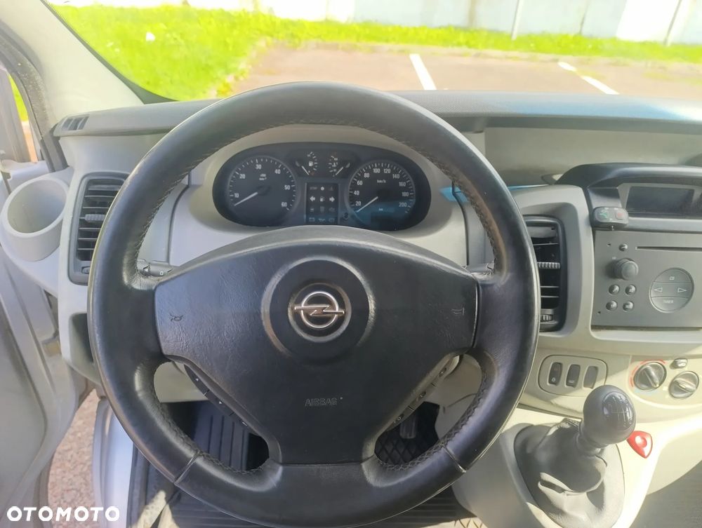 Opel Vivaro - 10