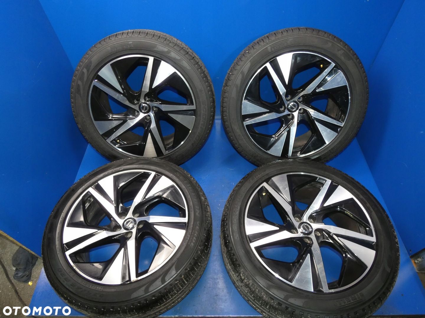 VOLVO XC90 II FELGI ALUMINIOWE 20 R20 ET38,5 OPONY PIRELLI KOŁA KOMPLET - 1