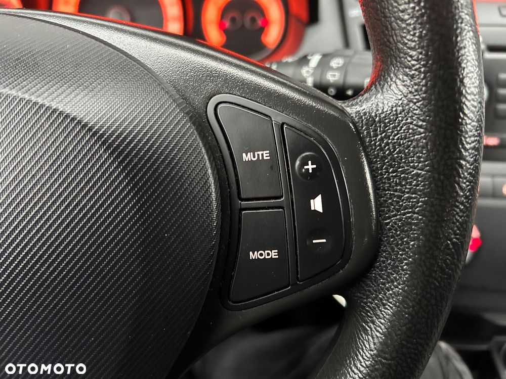 Kia Ceed - 34