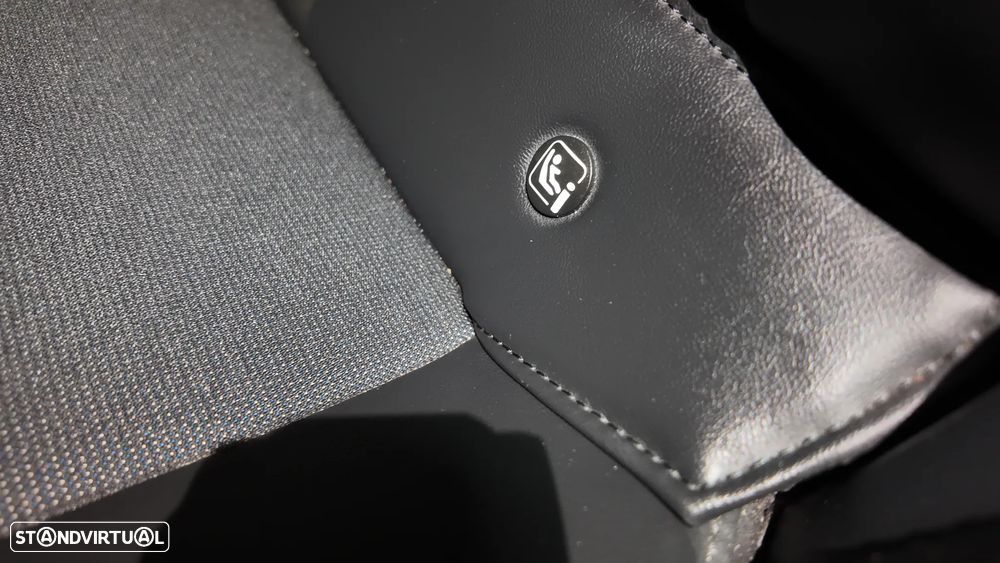 MG MG4 64 kWh Luxury - 36