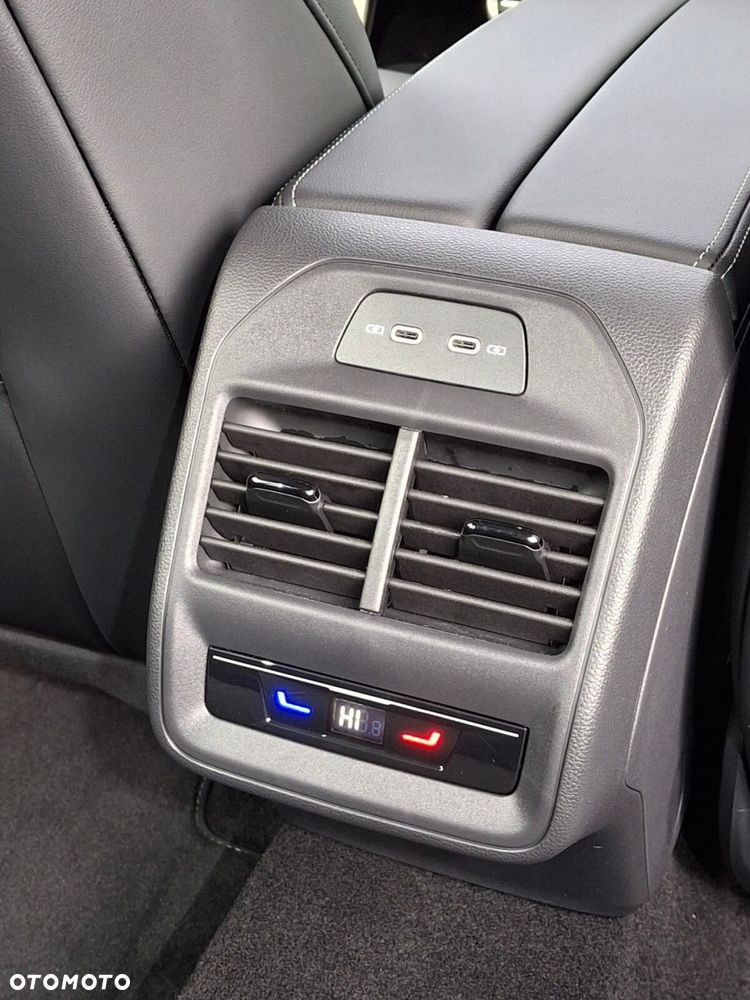 Volkswagen Passat - 30