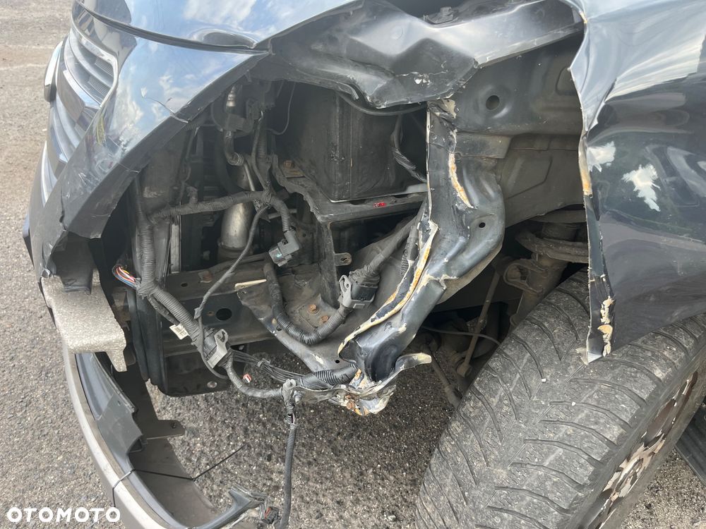 Hyundai H-1 ver-2-5-crdi-travel-trend - 3