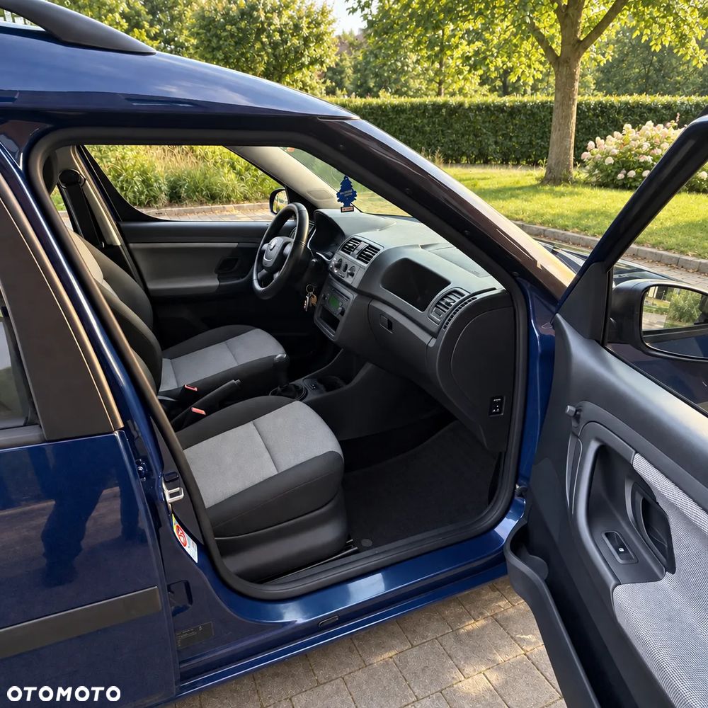 Skoda Roomster 2012 photo 4