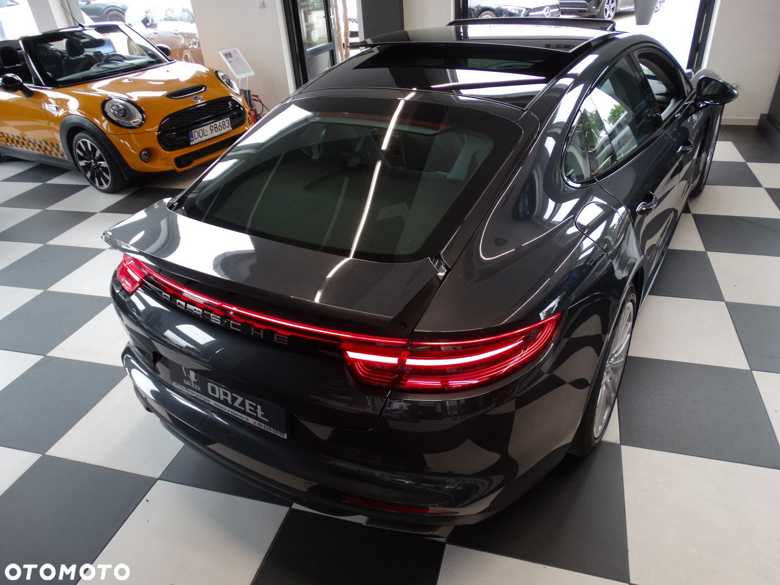Porsche Panamera - 5