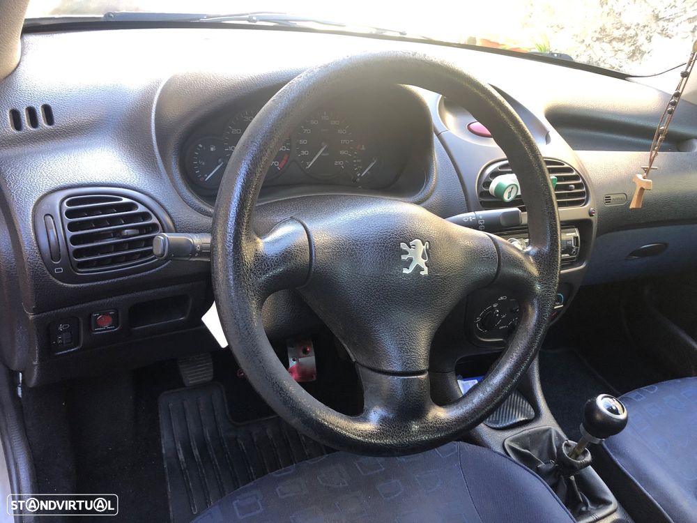 Peugeot 206 - 8