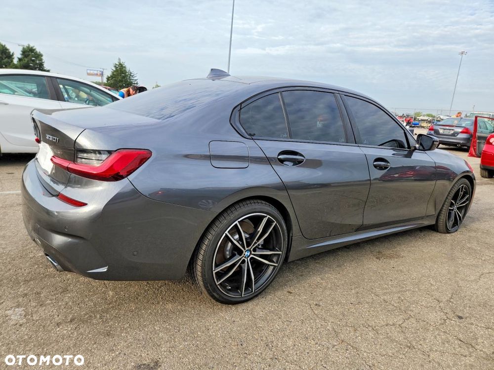 BMW Seria 3 330i xDrive M Sport - 4