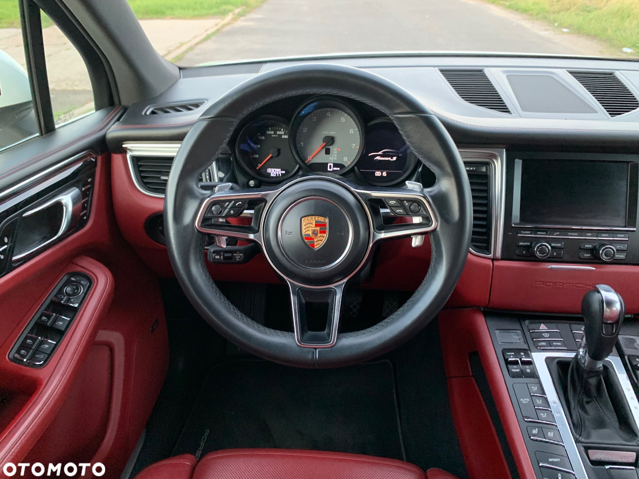 Porsche Macan S - 25