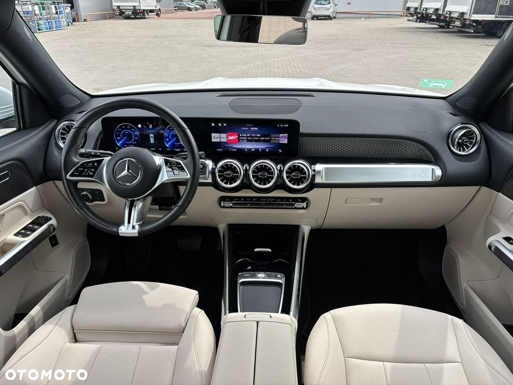 Mercedes-Benz EQB - 13