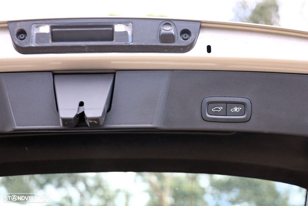 Volvo XC 40 1.5 T2 Plus Dark Auto - 5