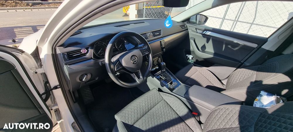 Skoda Superb 2.0 TDI DSG 4X4 Style - 31