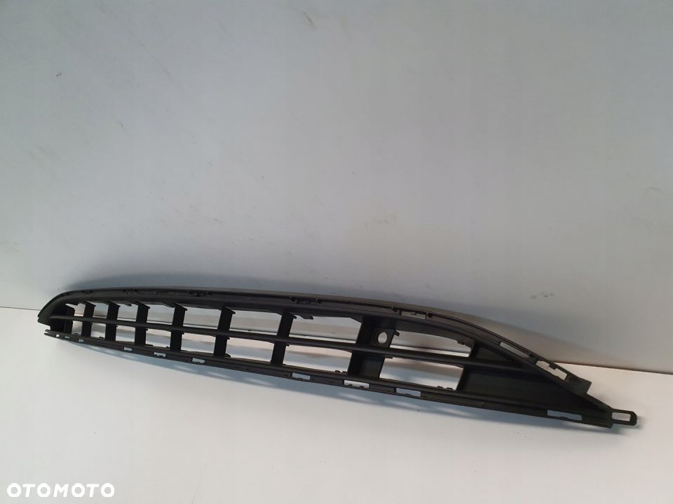 KRATKA ZDERZAKA ŚRODKOWA OPEL CORSA E ORYGINAŁ - 2