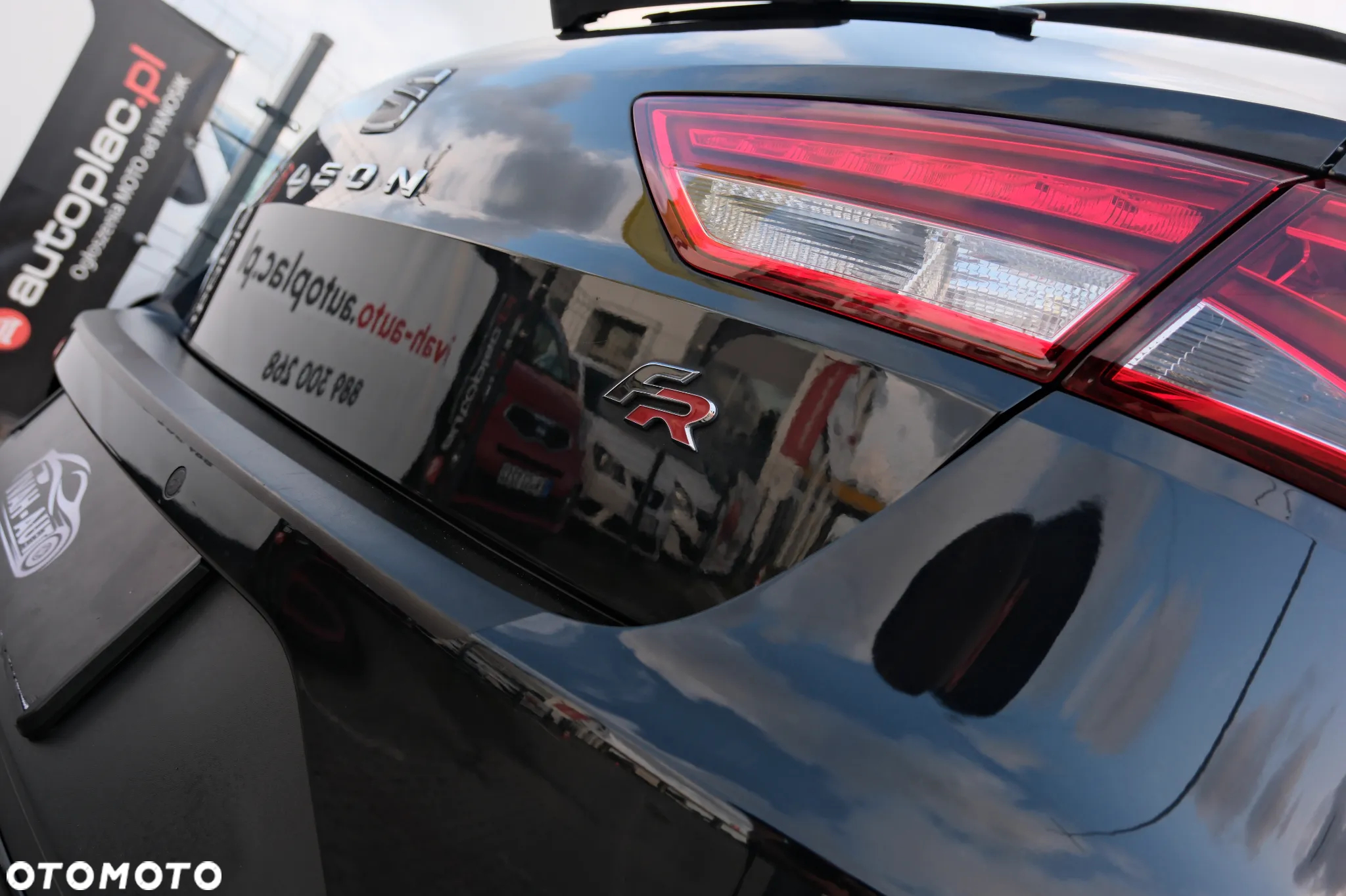 Seat Leon ST 2.0 TDI DPF DSG FR - 10