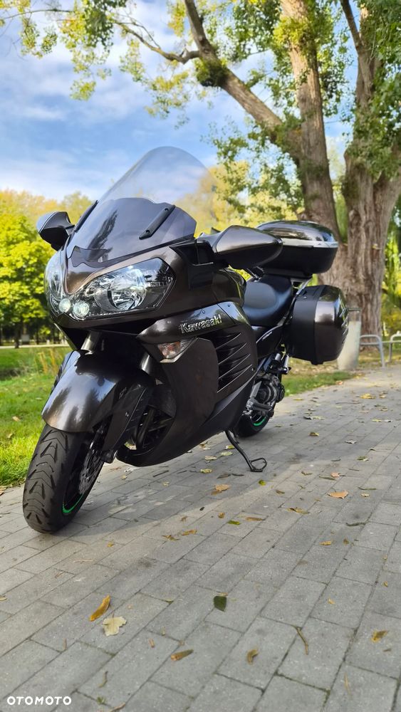 Kawasaki GTR - 9