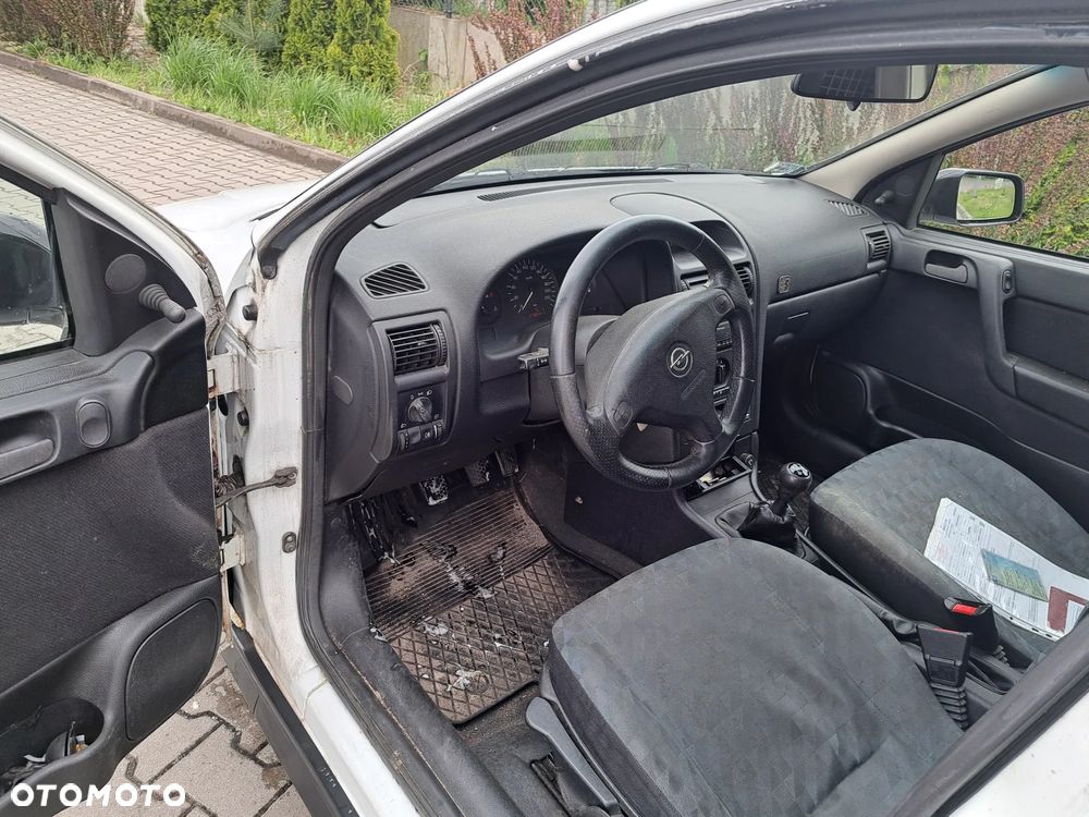 Opel Astra 2.0 DTI - 6