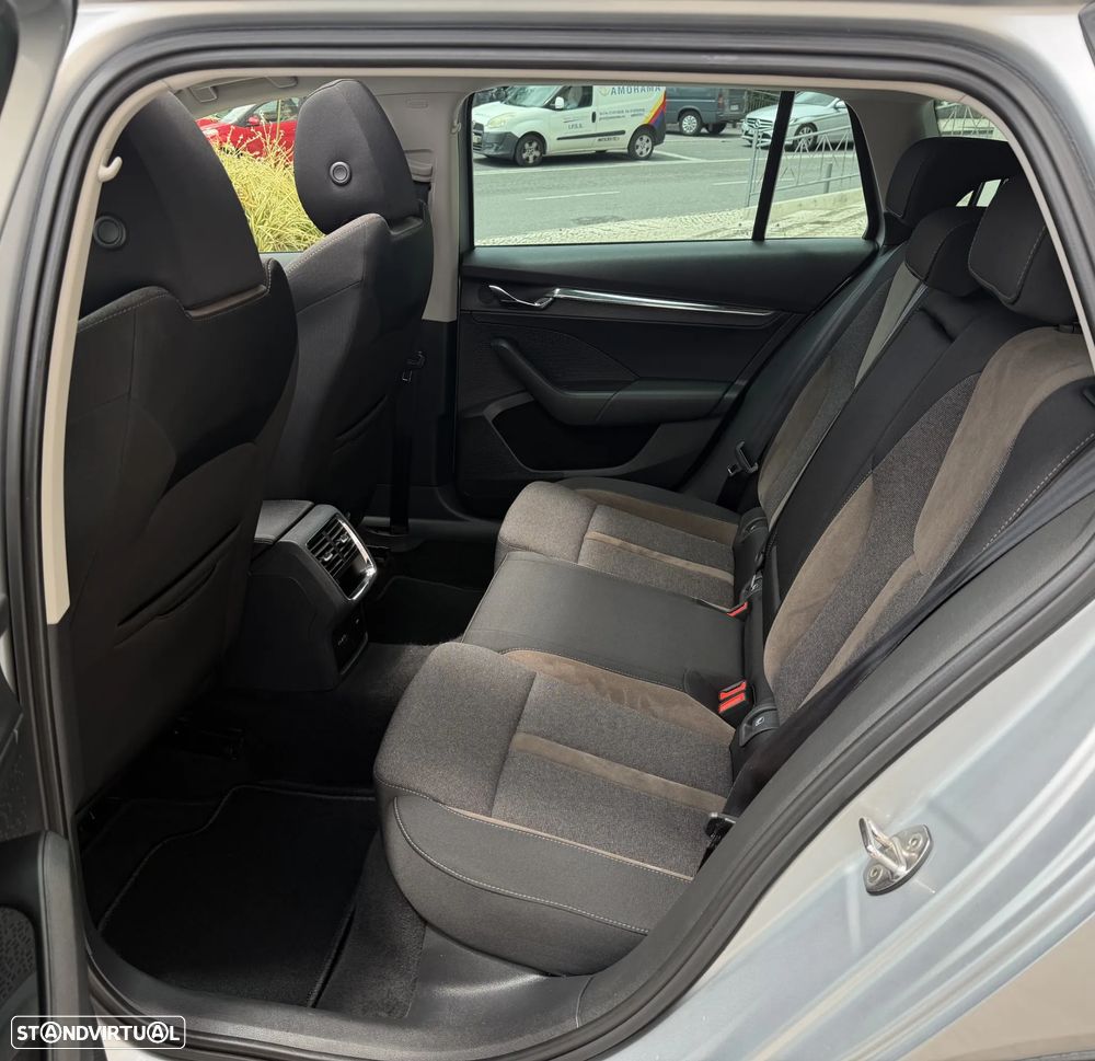 Skoda Octavia Break 2.0 TDI Scout DSG 4x4 - 23