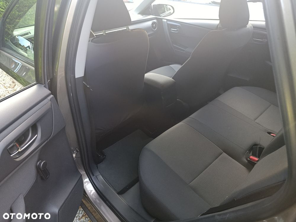 Toyota Auris - 12