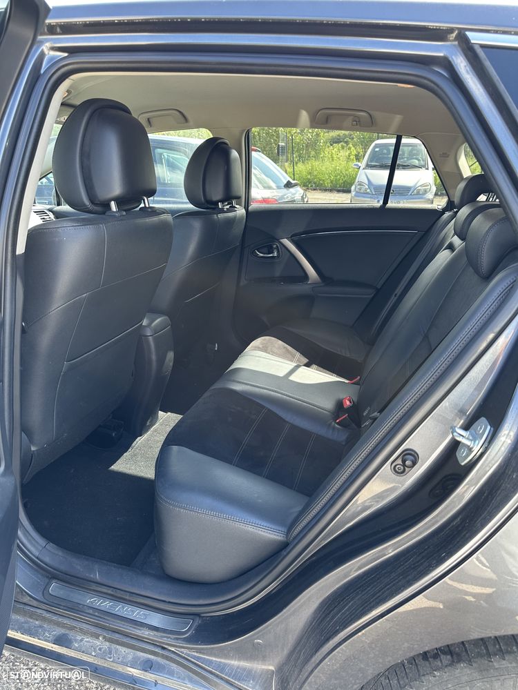 Toyota Avensis SD 2.0 D-4D Comfort - 10