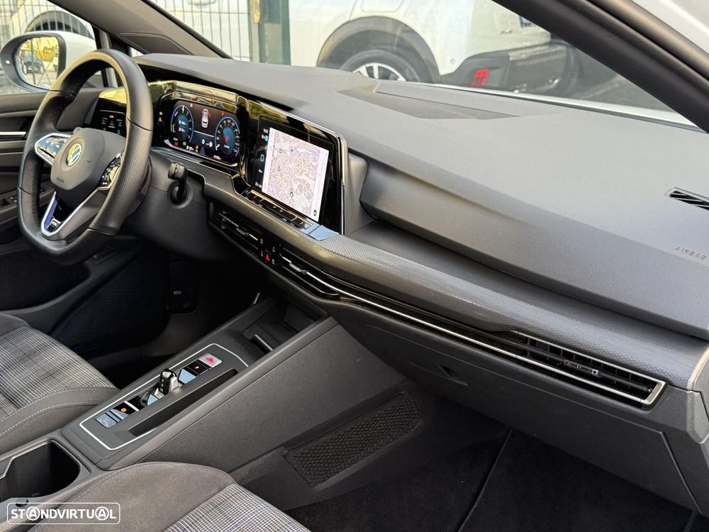 VW Golf 1.4 TSI GTE+ DSG - 43