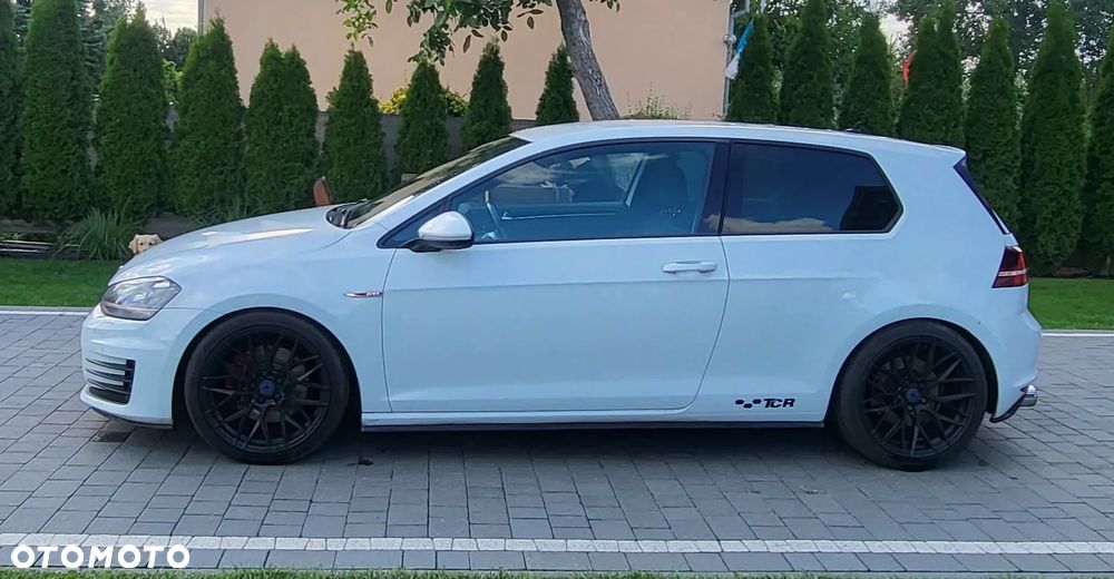 Volkswagen Golf - 9