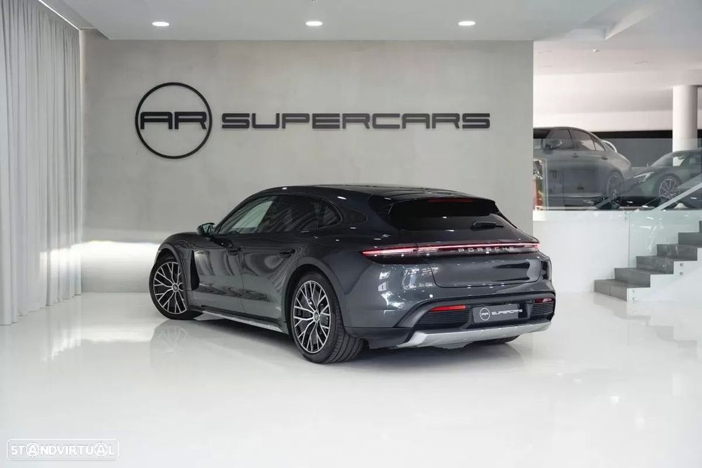Porsche Taycan Cross Turismo 4 - 13