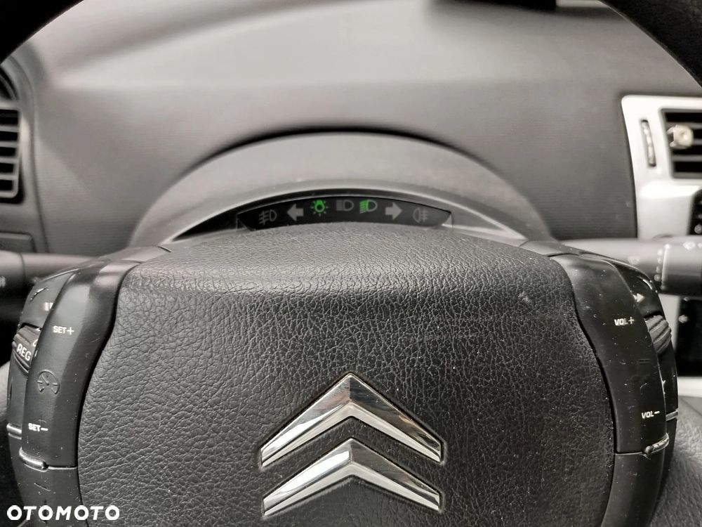 Citroën C4 1.6 HDi FAP VTR - 19