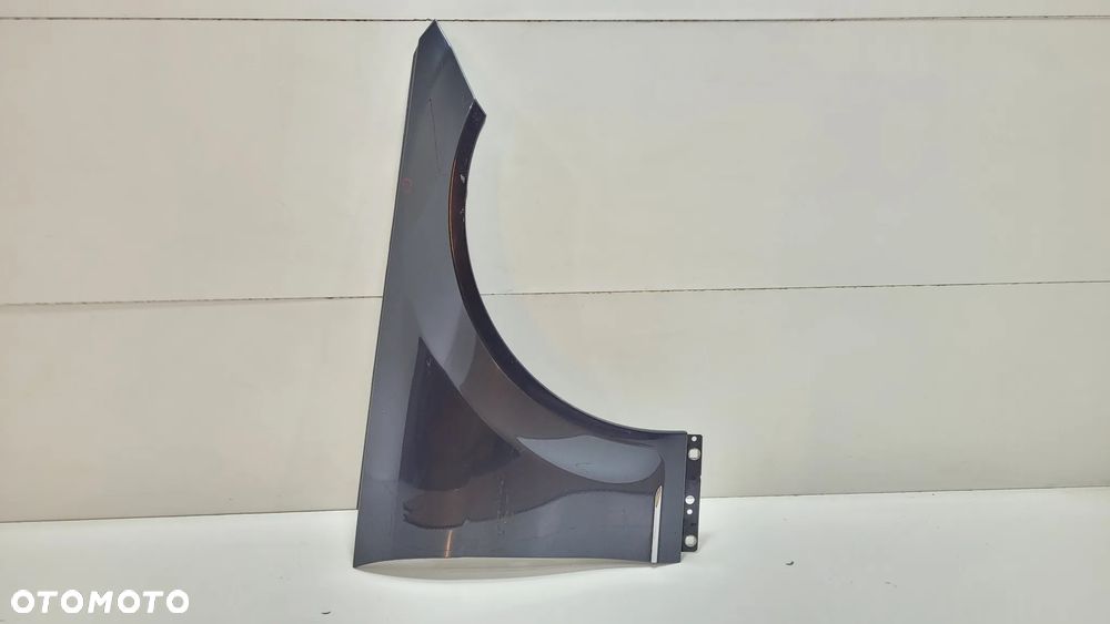 MERCEDES W204 BŁOTNIK PRZÓD PRZEDNI PRAWY