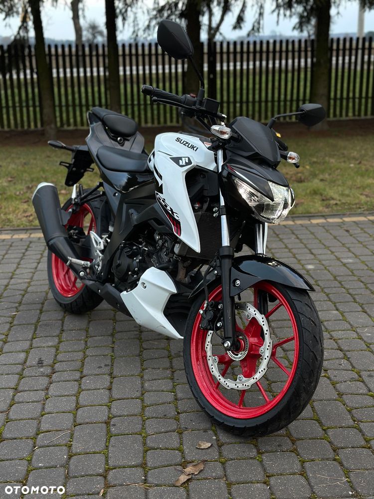 Suzuki GSX - 21