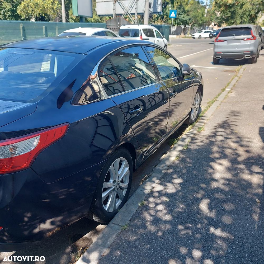Renault Latitude 2012 photo 5