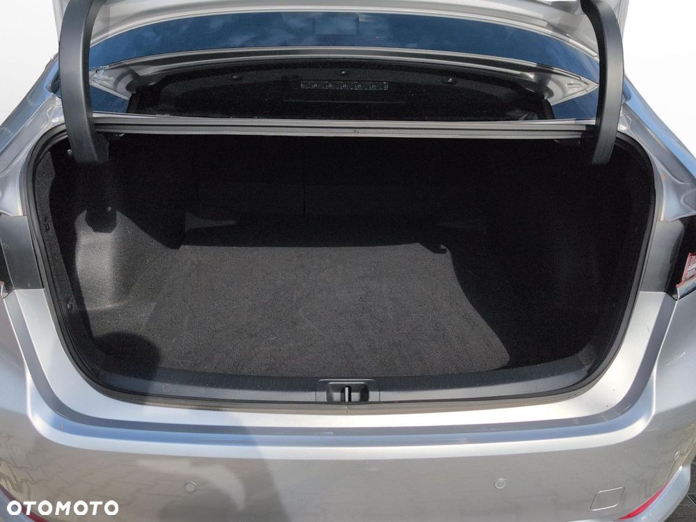 Toyota Corolla 1.8 Hybrid Style - 13