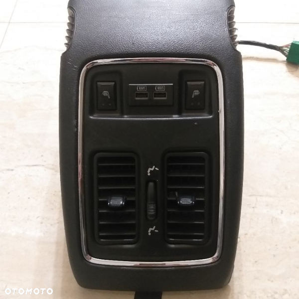 Jeep Grand Cherokee  WK2 panel tylny kanapy nawiew