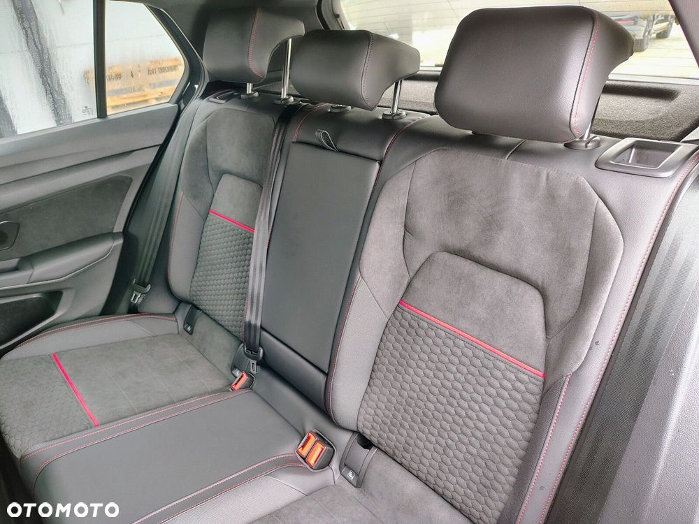 Volkswagen Golf - 16