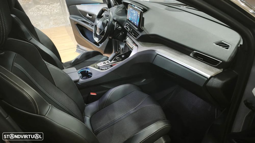 Peugeot 3008 1.6 Hybrid4 GT Line e-EAT8 - 22