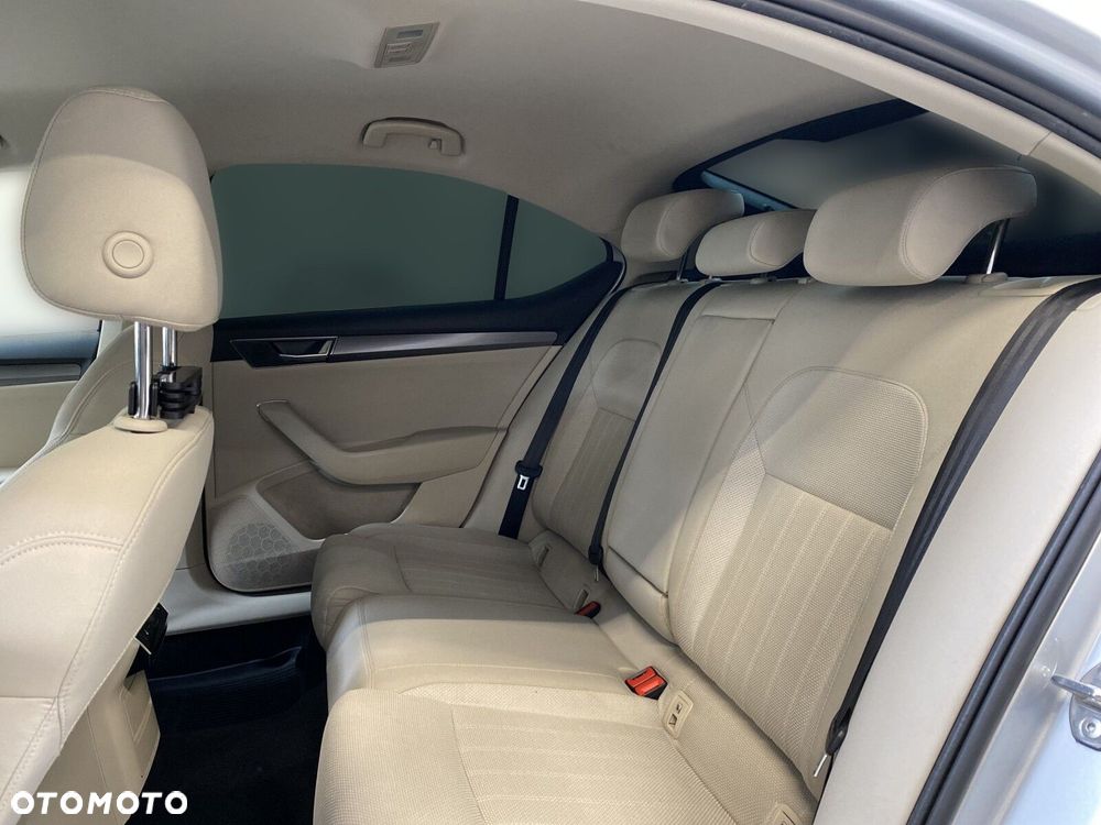Skoda Superb 2.0 TDI SCR Style DSG - 36