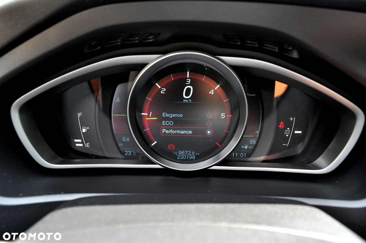 Volvo V40 D2 R-Design Momentum - 22