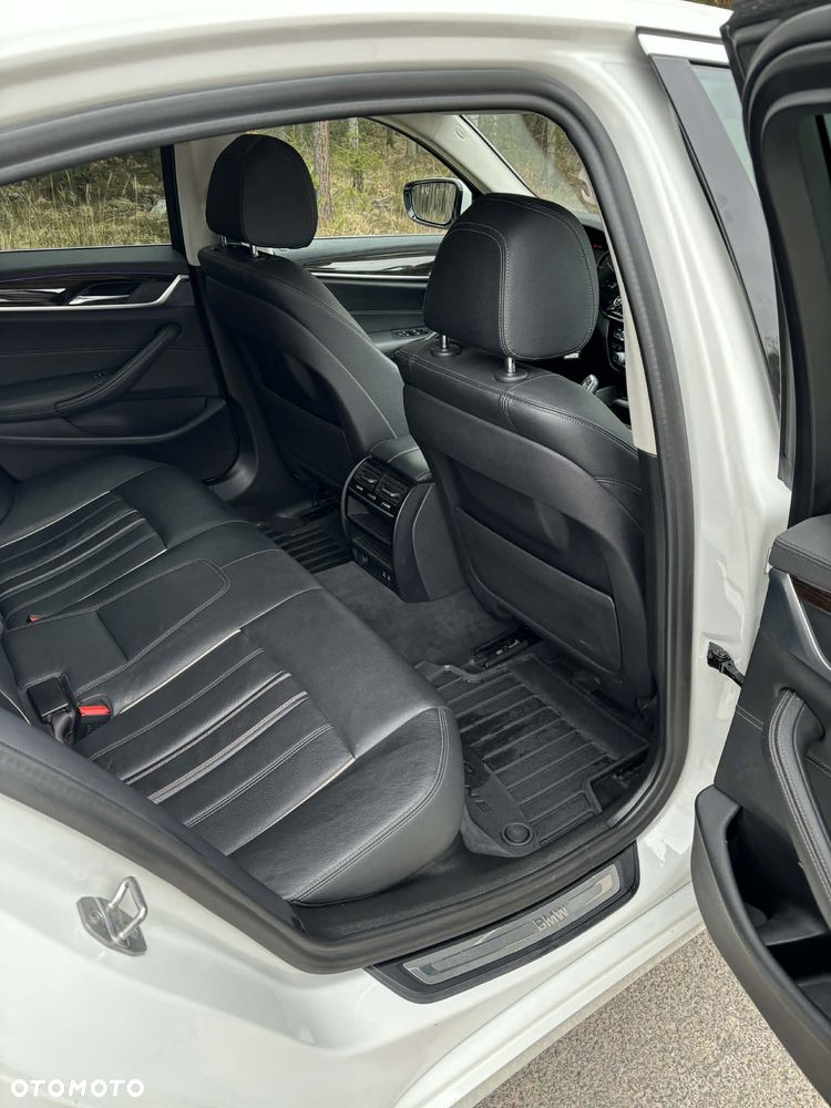 BMW Seria 5 518d Luxury Line - 4