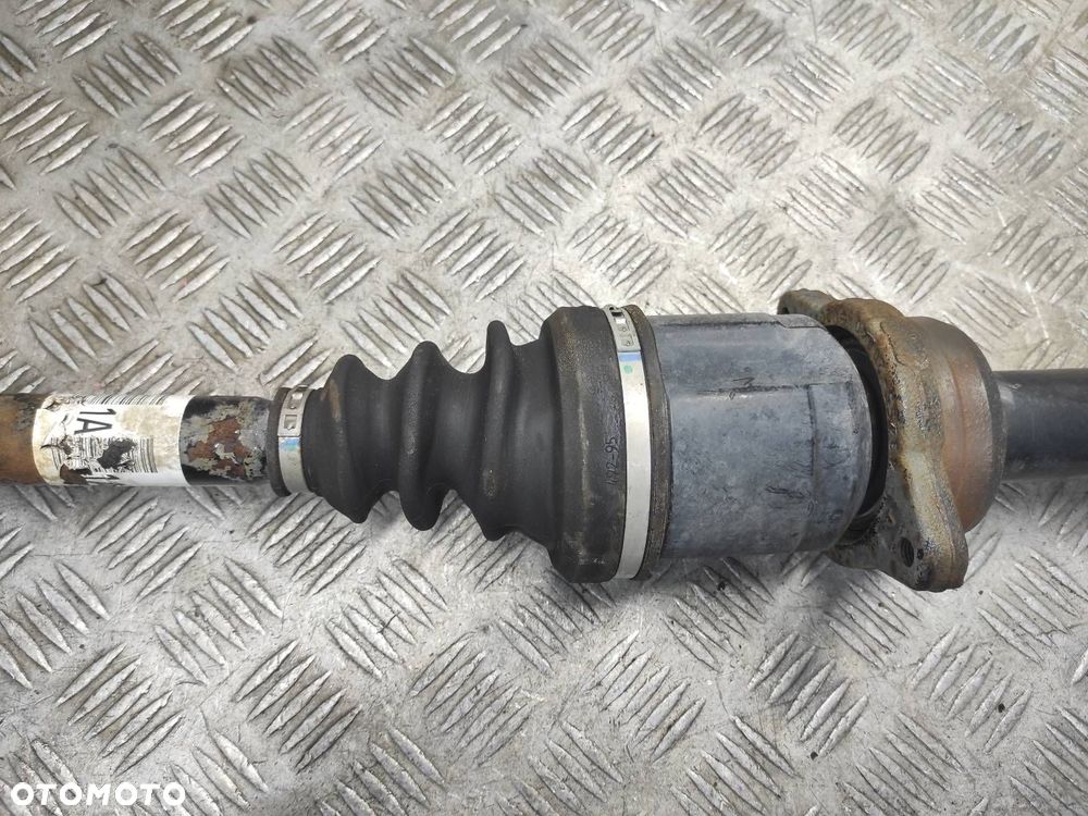 PÓŁOŚ PRAWY PRZÓD  TOYOTA VERSO I LIFT - 4