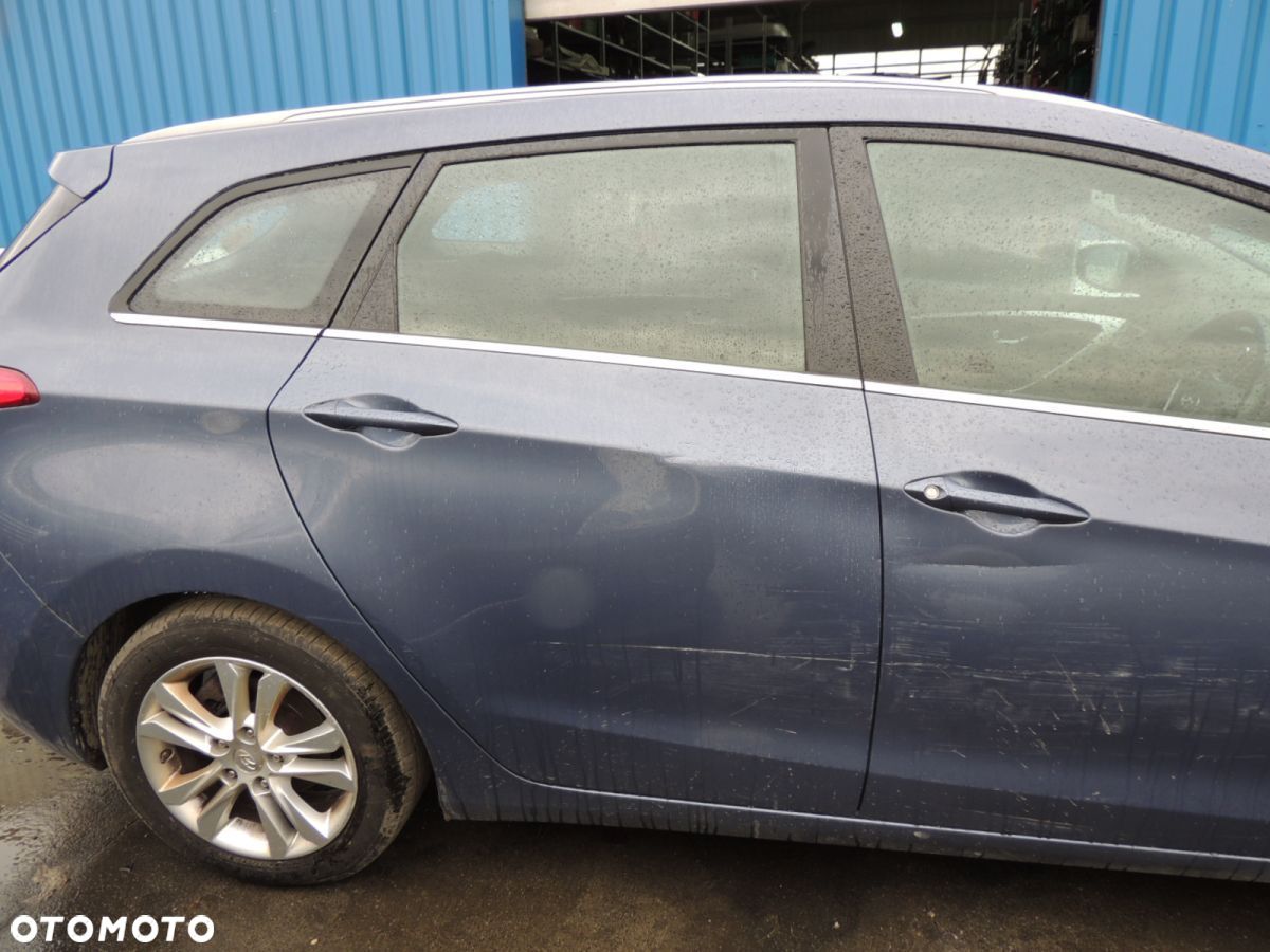 Drzwi prawy tył Hyundai I30 II kombi '14 uszk. - 1