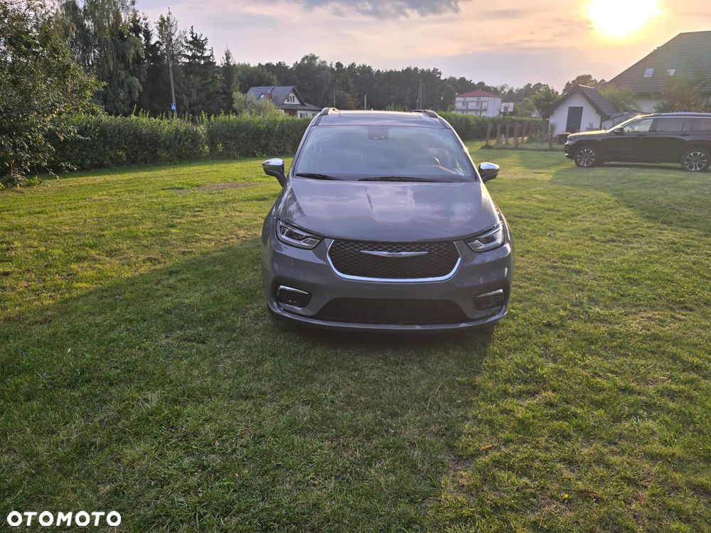 Chrysler Pacifica - 11