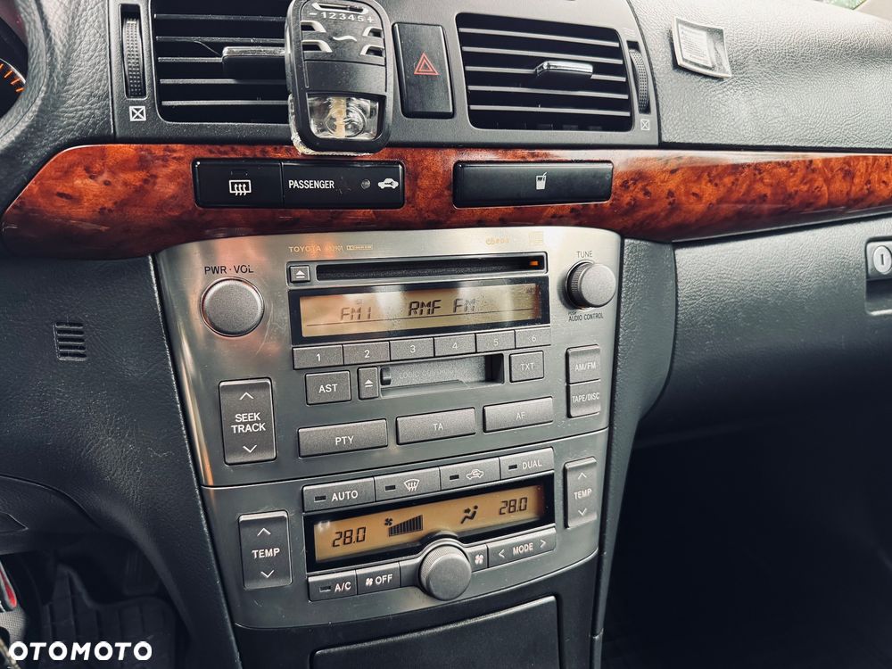 Toyota Avensis 2.0 D-4D Prestige - 23