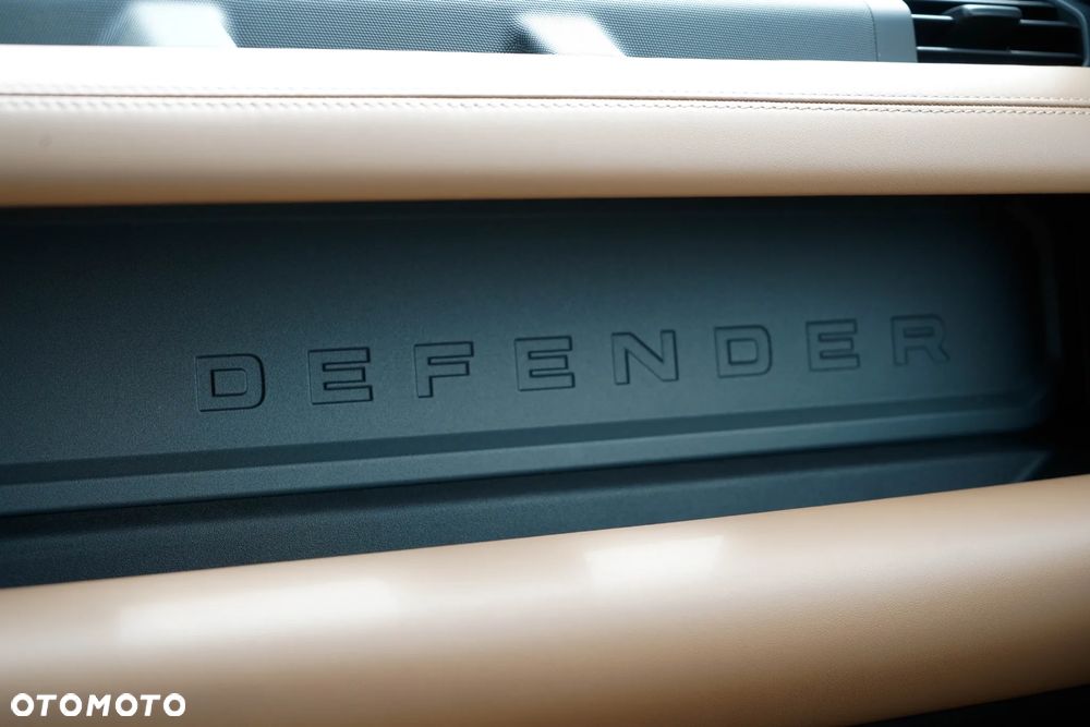 Land Rover Defender 3.0 D250 mHEV X-Dynamic SE - 27